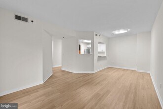 960 Fell St in Baltimore, MD - Foto de edificio - Building Photo