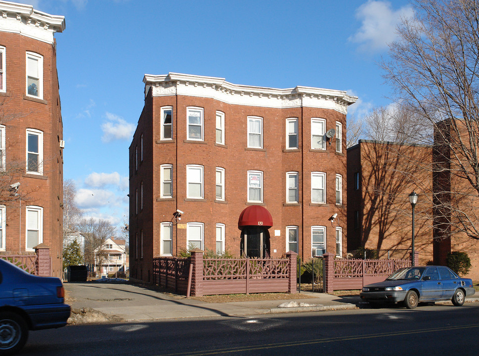 170 New Britain Ave in Hartford, CT - Building Photo