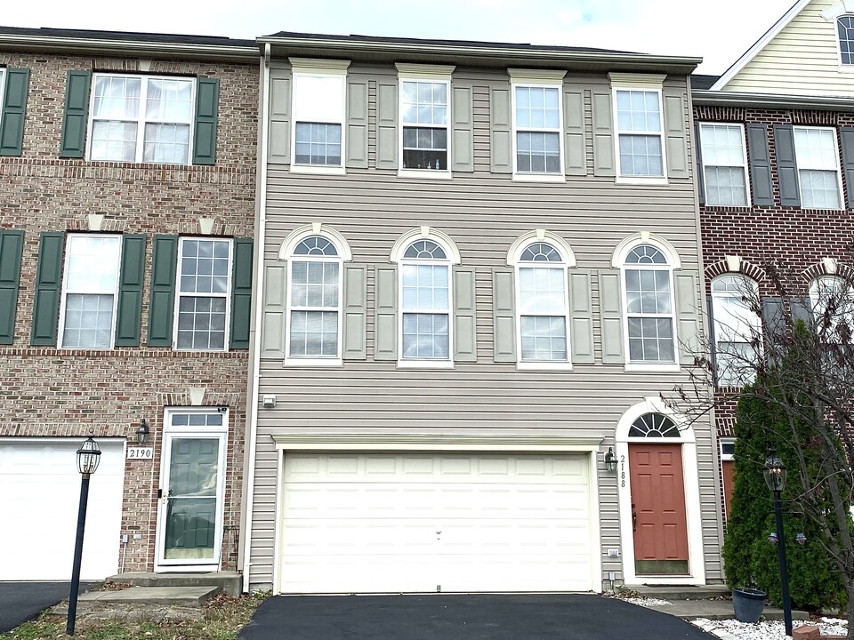 2188 Armitage Ct in Woodbridge, VA - Building Photo