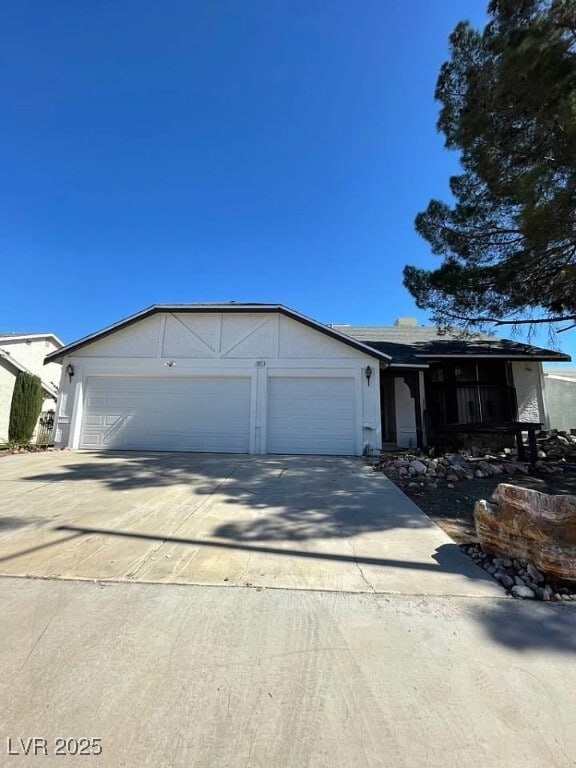321 S Bent Creek Dr in Las Vegas, NV - Building Photo - Building Photo