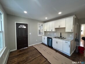 95 Cedar St in Manchester, CT - Building Photo - Building Photo