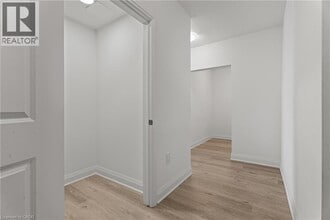 1936 Rymal Rd E in Hamilton, ON - Building Photo - Building Photo