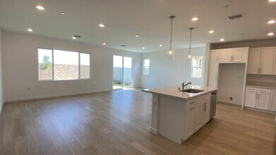 3311 Emerald Ln in Lancaster, CA - Building Photo - Building Photo