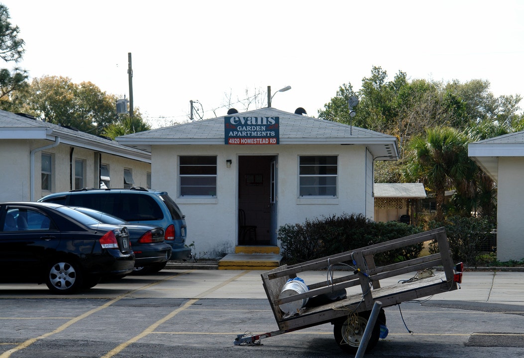 Evan's Garden Apartments in Orlando, FL - Building Photo