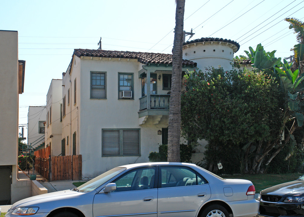 802 N Hayworth Ave in Los Angeles, CA - Foto de edificio