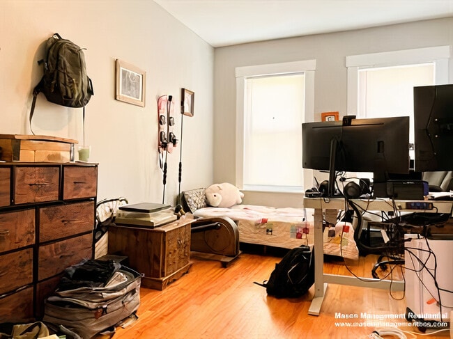 642 Moody St, Unit 2 in Waltham, MA - Foto de edificio - Building Photo