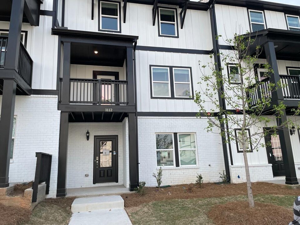 1112 Knoxboro Ln in Woodstock, GA - Building Photo