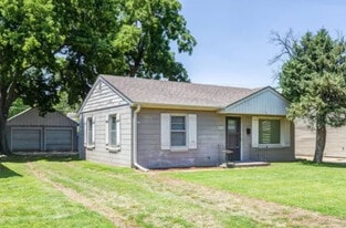 852 Sherman St in Salina, KS - Building Photo