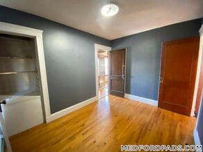 4 Goldsmith Ave in Medford, MA - Foto de edificio - Building Photo