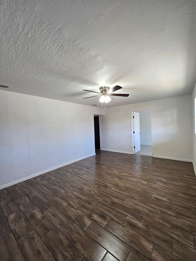 208 Lincoln Ave in Clovis, NM - Building Photo - Building Photo