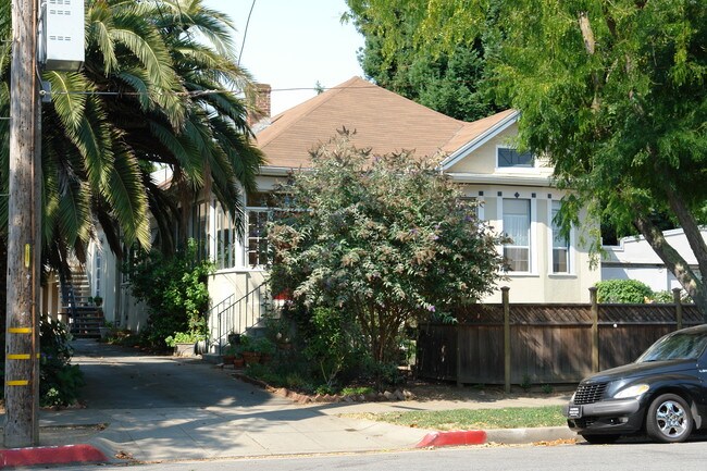 31 Highland Ave in Burlingame, CA - Foto de edificio - Building Photo