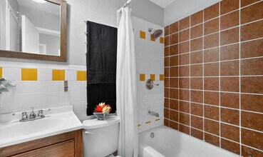 1900 Hilltop Dr in Garland, TX - Building Photo - Building Photo