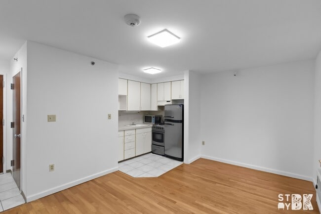 8-10 Clark Street in Brooklyn, NY - Building Photo - Building Photo