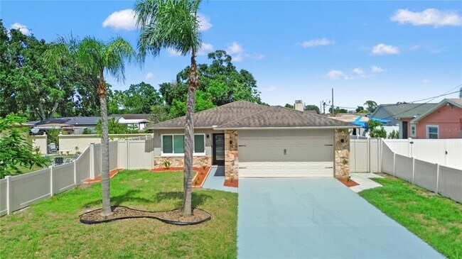 7021 Blossom Ave in Tampa, FL - Building Photo - Building Photo