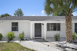 1224 Angela Maria Rd in Sarasota, FL - Building Photo - Building Photo