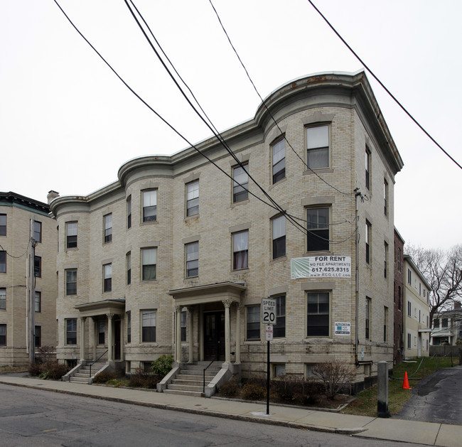 50-54 Kent St in Brookline, MA - Foto de edificio - Building Photo