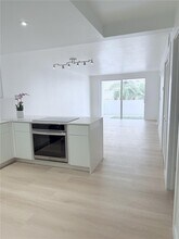 1331 Lincoln Rd in Miami Beach, FL - Building Photo - Building Photo