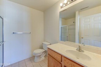 304 Heritage Way, Unit 304 in Wilton, NY - Foto de edificio - Building Photo