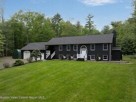 119 Cedar Dr in Kerhonkson, NY - Building Photo