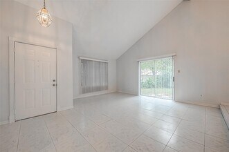 2915 Windchase Blvd in Houston, TX - Building Photo - Building Photo