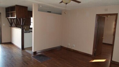 807 W 17th St N in Wichita, KS - Building Photo - Building Photo