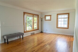 2360 Royal Ave in Berkley, MI - Building Photo - Building Photo