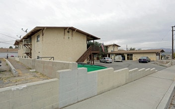 Buena Vista Apartments in Barstow, CA - Foto de edificio - Building Photo