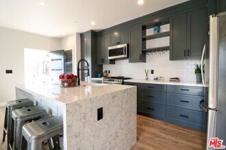 1249 S Plymouth Blvd in Los Angeles, CA - Building Photo - Building Photo