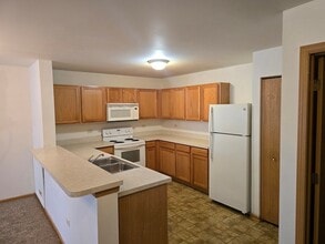 1626 McClure Rd in Aurora, IL - Building Photo - Building Photo