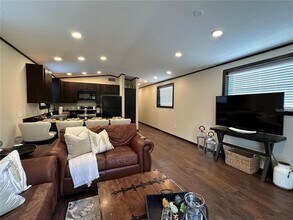 33326 Mandrake Rd in Zephyrhills, FL - Building Photo - Building Photo
