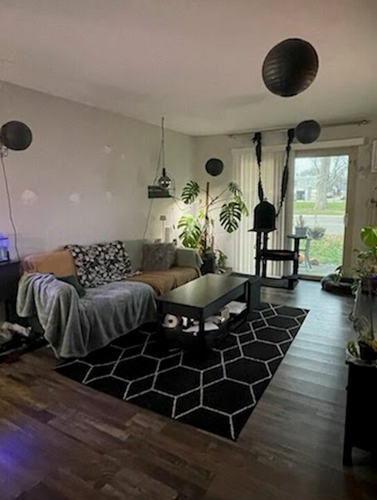 10340 Viking Dr in Eden Prairie, MN - Building Photo