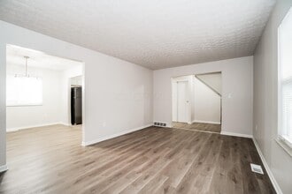 6605 Hancock Ct in Reynoldsburg, OH - Building Photo - Building Photo