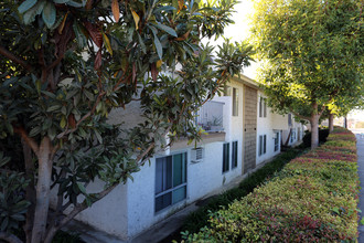 Imperial Park Apartments in Brea, CA - Building Photo - Building Photo