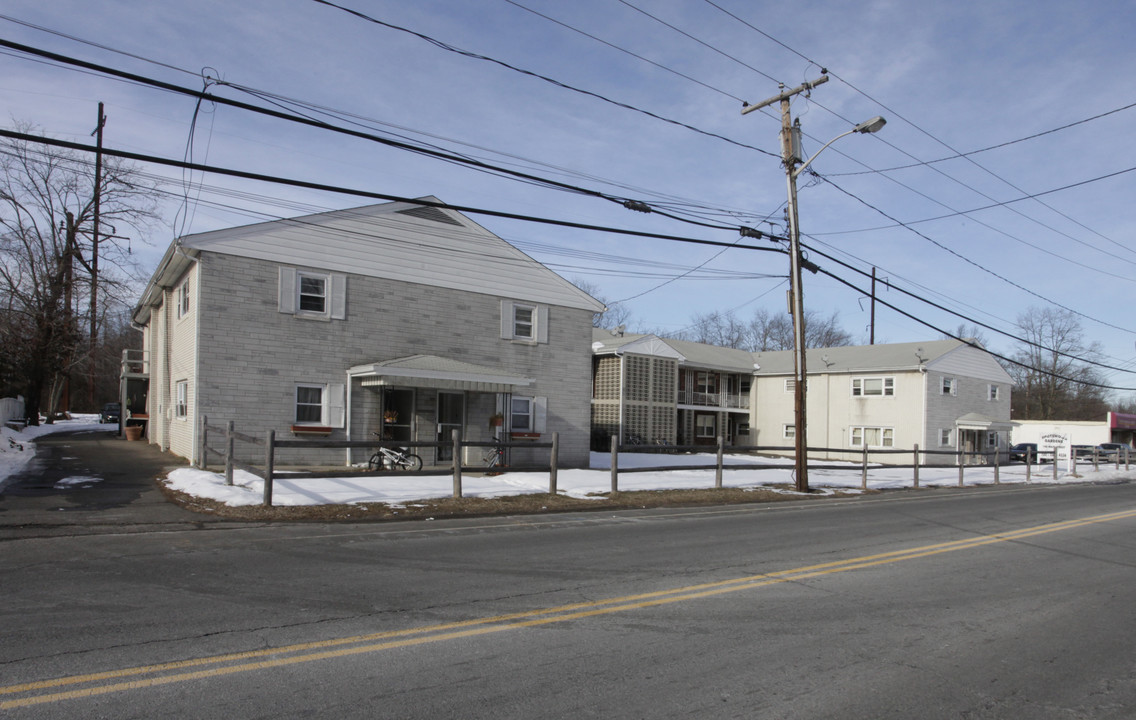 Spotswood Gardens in Spotswood, NJ - Building Photo