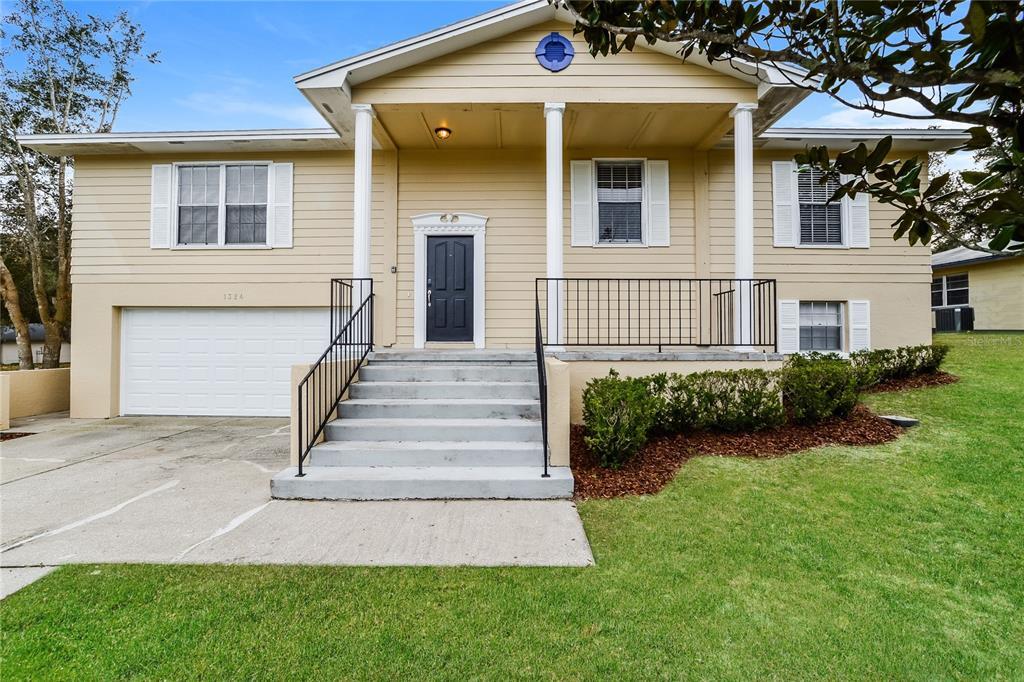 1324 Bob Cat Ct in Apopka, FL - Building Photo