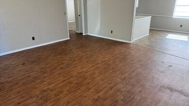 995 Live Oak Dr in Hinesville, GA - Building Photo - Building Photo