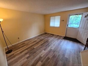62 Pierpont Rd in Waterbury, CT - Building Photo - Building Photo