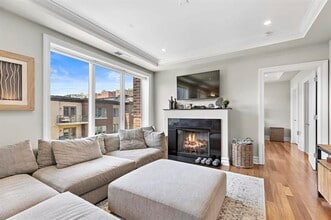 250 Henley Pl in Weehawken, NJ - Building Photo - Building Photo