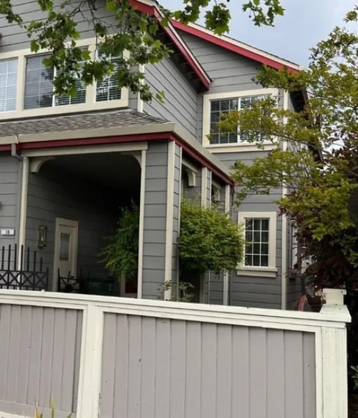 property at 10 Gregory Pl