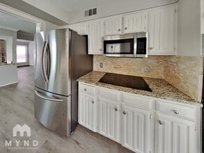 9723 Summerwood Cir in Dallas, TX - Building Photo - Building Photo