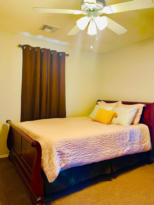 11136 East Starkey Avenue in Mesa, AZ - Foto de edificio