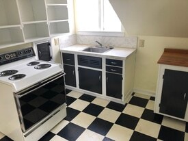 1205 Summit St, Unit 1/2 in Findlay, OH - Building Photo