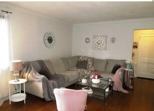 21 Troy Dr, Unit 21 A in Springfield, NJ - Foto de edificio - Building Photo