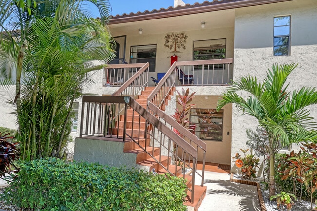 property at 21662 Arriba Real