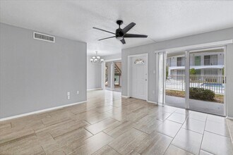 4035 S School Ave in Sarasota, FL - Building Photo - Building Photo