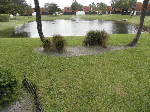 2221 White Pine Cir-Unit -B in Greenacres, FL - Building Photo - Building Photo