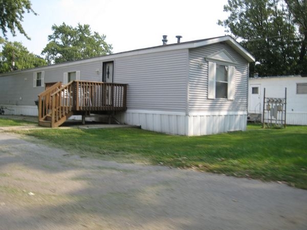 Caravan Village at Harmon in Columbus, OH - Building Photo - Building Photo