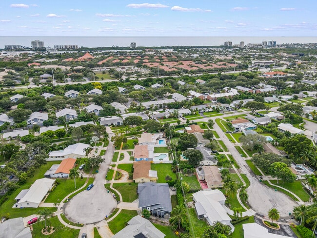 68 Azalea Cir in Jupiter, FL - Building Photo - Building Photo