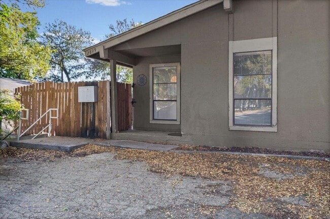 property at 2809 Parker Ln