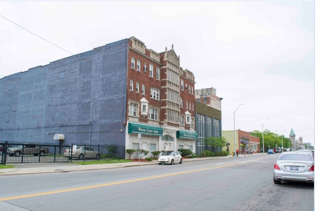 Wayne Court Apartments in Detroit, MI - Foto de edificio - Building Photo